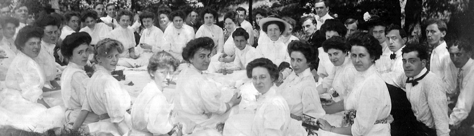 group of young jewish women