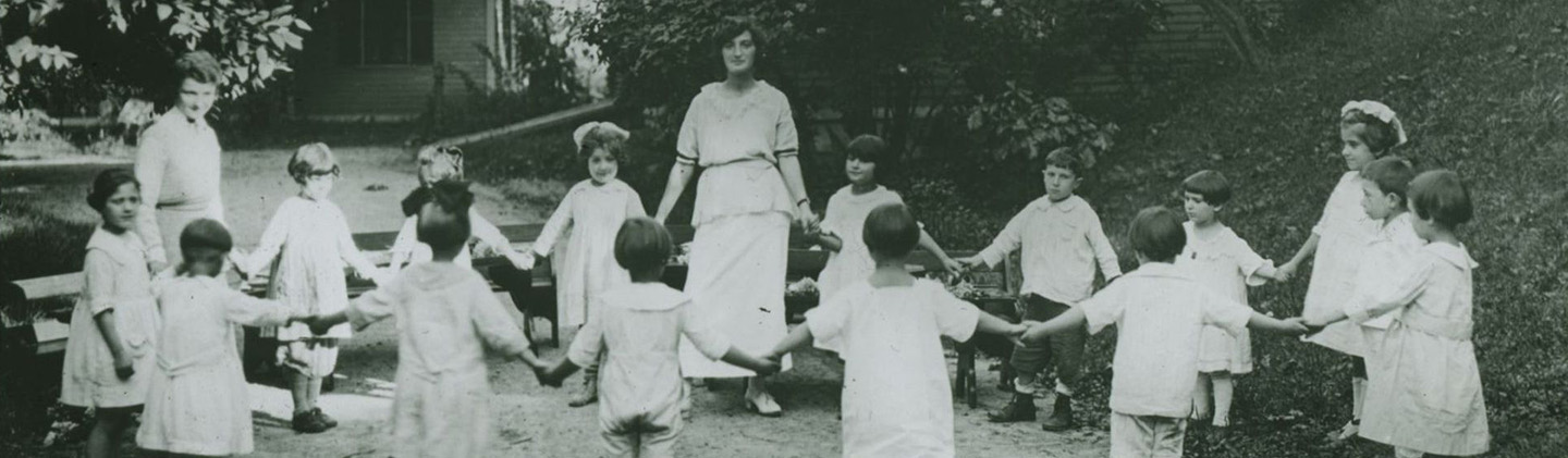 kindergarten class playing hebrew games