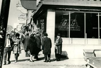 Image of G&G Deli, date unknown, from the Wyner Family Jewish Heritage Center collection