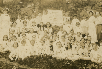 Worker’s Circle Socialist Sunday School, Lynn, MA, c1900s. 